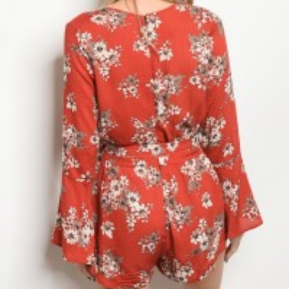 ONLY 1 Left SZ L! Orange Floral Bell Sleeve Romper - Picture 4 of 6